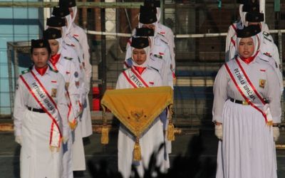 Khidmatnya Upacara HUT RI Ke 80 di SMP Negeri 7 Surabaya